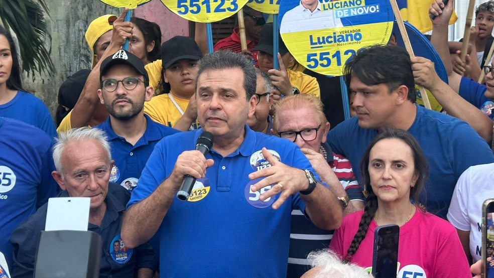 Carlos Eduardo em caminhada na Zona Norte de Natal — Foto: Kleber Teixeira/Inter TV Cabugi