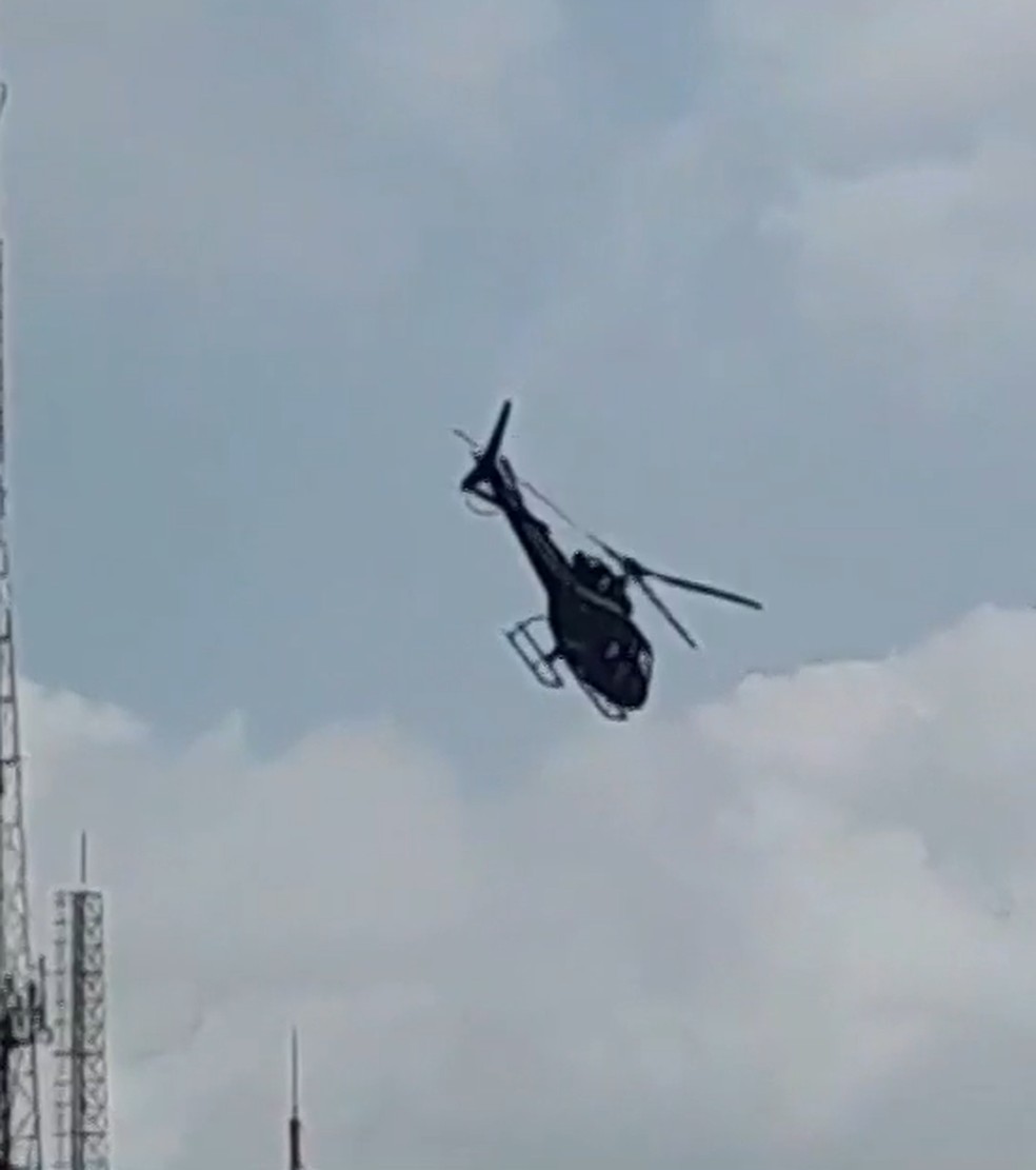 Helicóptero da Secretaria de Segurança Pública e Defesa Social (Sesed) foi acionado na ocorrência — Foto: Redes sociais