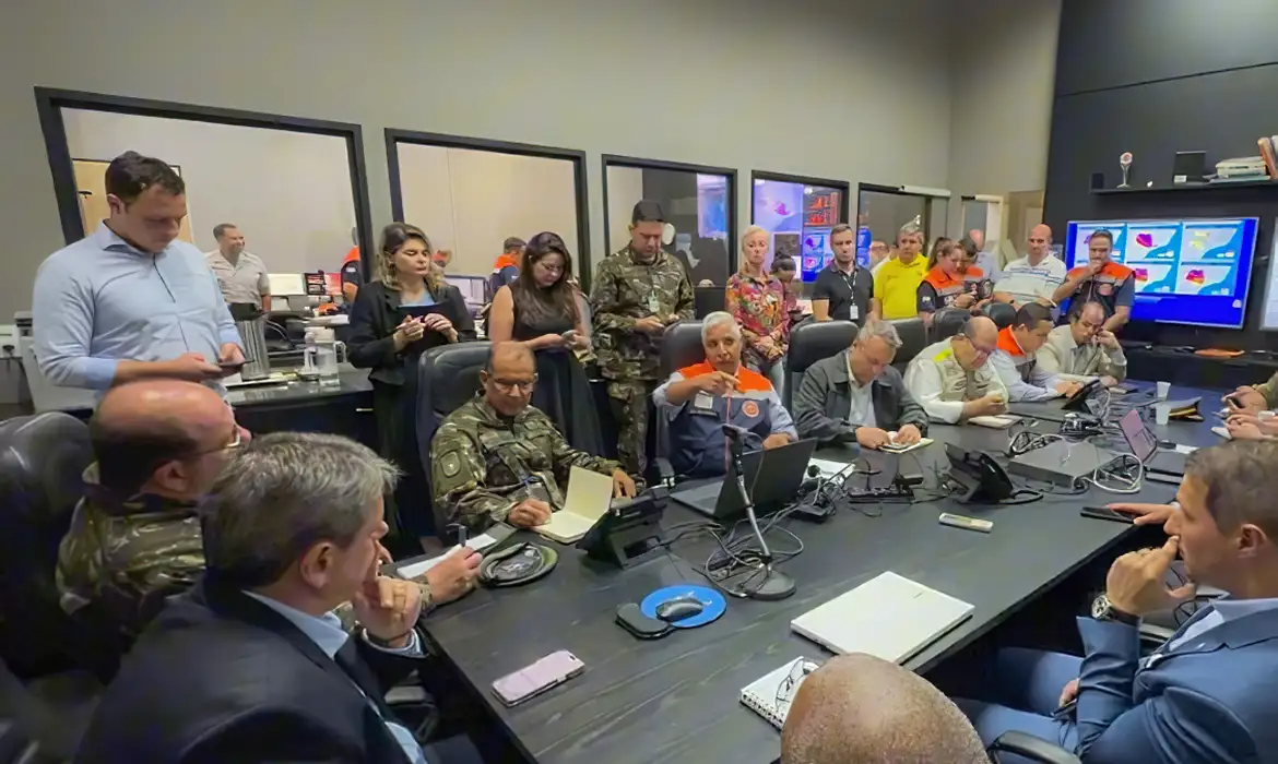 São Paulo (SP) 24/08/2024 - Governo de São Paulo cria gabinete de crise para combate a incêndios
Estradas são interditadas e 30 municípios estão em alerta máximo
Foto:Defesa Civil SP/Divulgação