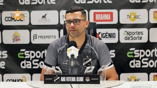 Richardson diz que jogadores precisam tirar o ABC desta situação — Foto: TV ABC