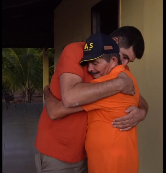 Prefeito Marcelo com o pai Sandi em vídeo publicado no Dia dos Pais — Foto: Redes sociais