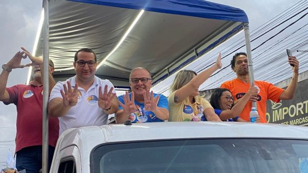 Paulinho Freire participou de agenda no bairro de Felipe Camarão, na Zona Oeste de Natal — Foto: Francielly Medeiros/Inter TV Cabugi