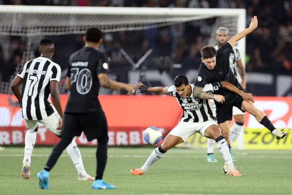 Botafogo 2 x 1 Corinthians - Brasileirão 2024. Foto: Vítor Silva/Botafogo