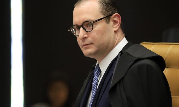 Brasília (DF), 14.09.2023-Ministro Cristiano Zanin em sessão extraordinária que prossegue com o julgamento de Aécio Lúcio Costa Pereira, acusado de participação nos atos antidemocráticos de 8 de janeiro. Foto: Rosinei Coutinho/SCO/STF