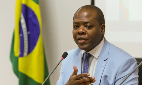 Brasília, DF 02/02/2024 O ministro dos Direitos Humanos e da Cidadania, Silvio Almeida, durante café da manhã com jornalistas. Foto: Fabio Rodrigues-Pozzebom/ Agência Brasil