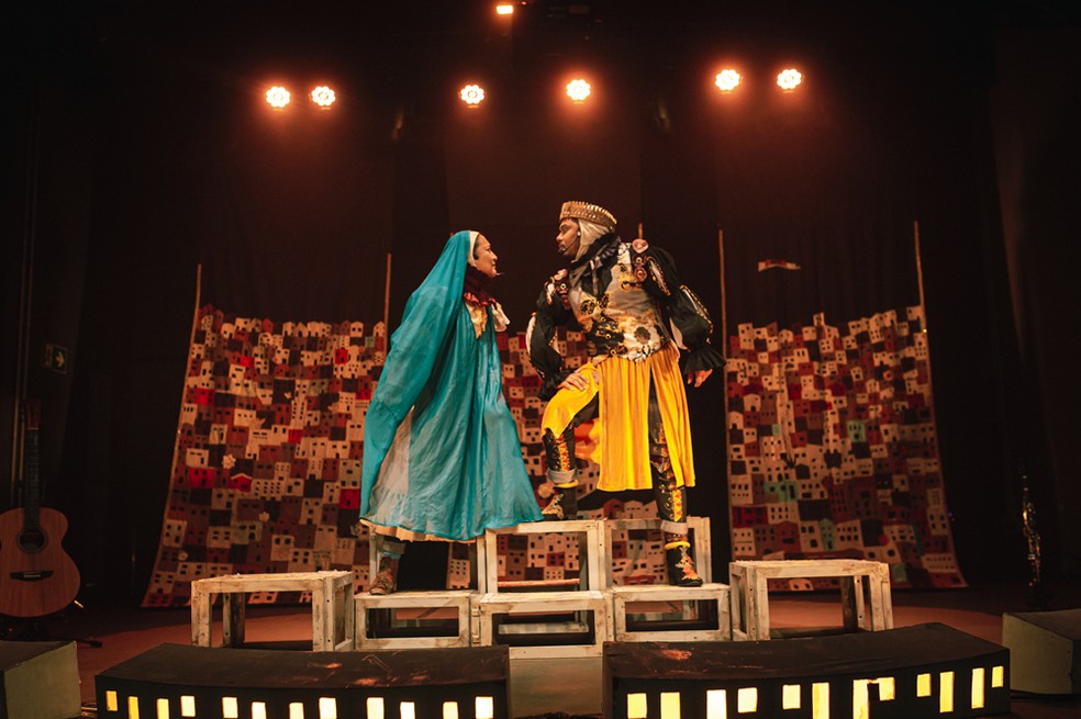 Cena O Torto Andar do Outro — Foto: Divulgação/Ian Rassari