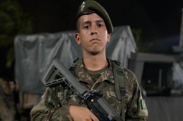 Vítima era o soldado Igor Gabriel Azevedo Lopes, de 19 anos — Foto: Cedida