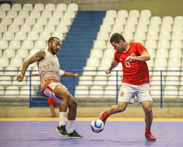Sabará (esquerda) desfalca o América-RN neste sábado — Foto: João Gabriel/América FC