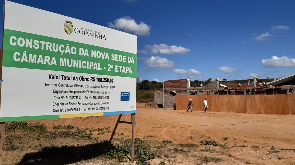 Teto da nova sede da Câmara Municipal de Goianinha desabou — Foto: Sérgio Henrique Santos/Inter TV Cabugi