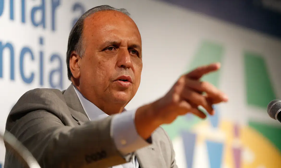 Rio de Janeiro - Governador Luiz Fernando Pezão participa do Fórum Nacional sobre Previdência Pública (Tânia Rêgo/Agência Brasil)