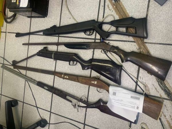 Dupla presa no RN foi capturada com armas de fogo. — Foto: SSPDS/Reprodução