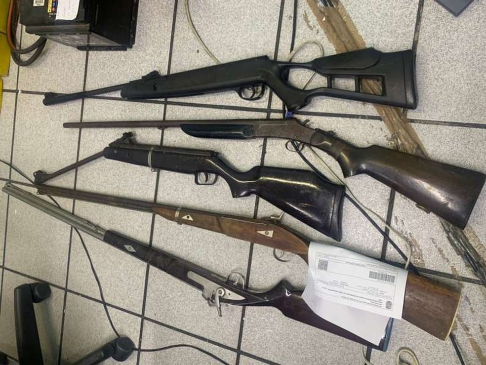Dupla presa no RN foi capturada com armas de fogo. — Foto: SSPDS/Reprodução