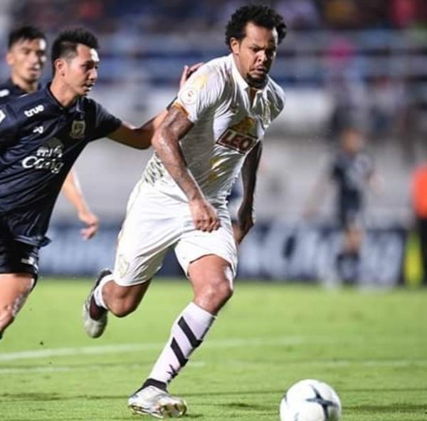 Bill estava no futebol da Tailândia desde 2017 — Foto: Divulgação/Chiangrai United