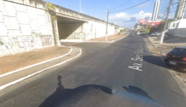 Trecho interditado da marginal está localizado próximo ao túnel da UFRN — Foto: Reprodução/Google Street View