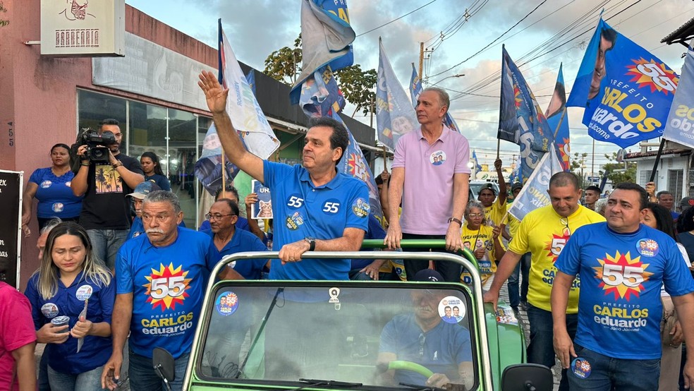 Carlos Eduardo (PSD) realiza movimentação de campanha em Natal — Foto: Kleber Teixeira/Inter TV Cabugi