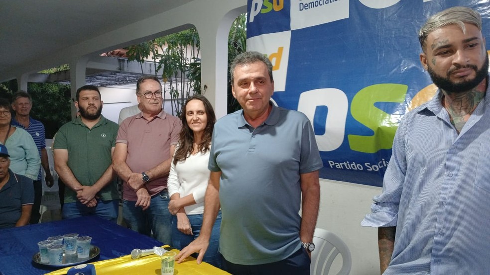 Candidato Carlos Eduardo, do PSD, declarou neutralidade no segundo turno — Foto: Bruno Rocha/Inter TV Cabugi