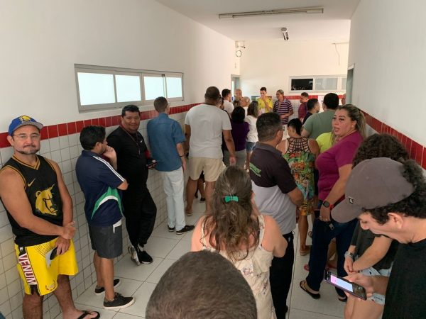 Eleições 2024 no RN: Fila de eleitores nos corredores do IFRN em Parnamirim, na Grande Natal — Foto: Cedida