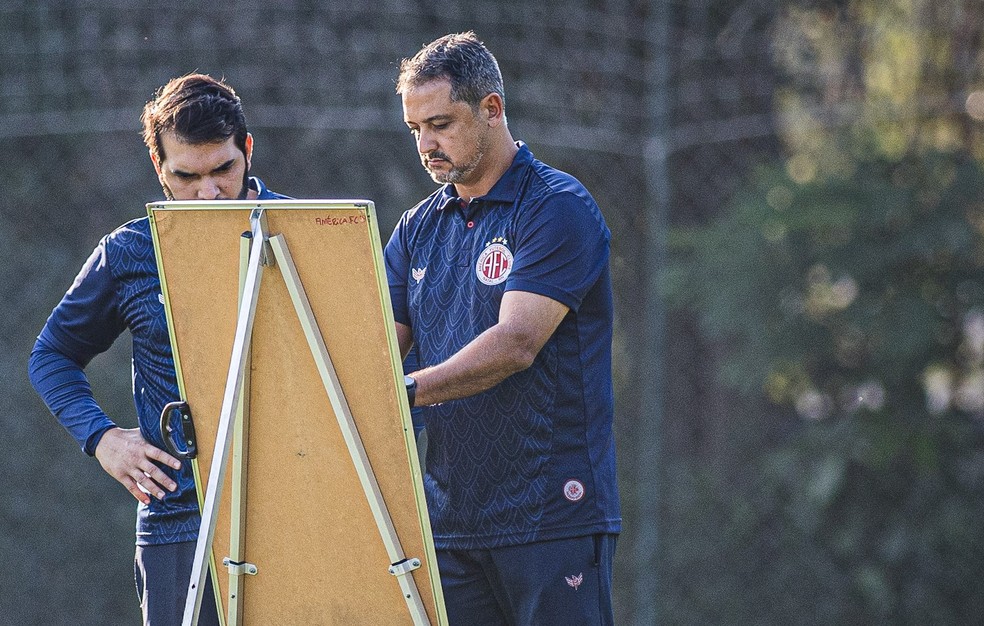 André Caldas e Marquinhos Santos vão repetir parceria no Náutico — Foto: Gabriel Leite