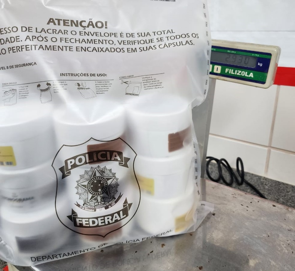 Droga estava diluída em cosméticos — Foto: PF/Divulgação