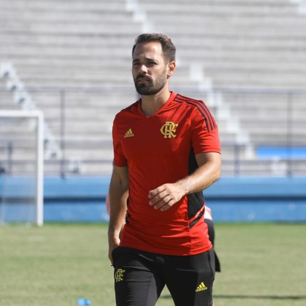 Daniel fez parte da comissão técnica do América em 2020. Foto: Reprodução/Instagram @_danielalegria