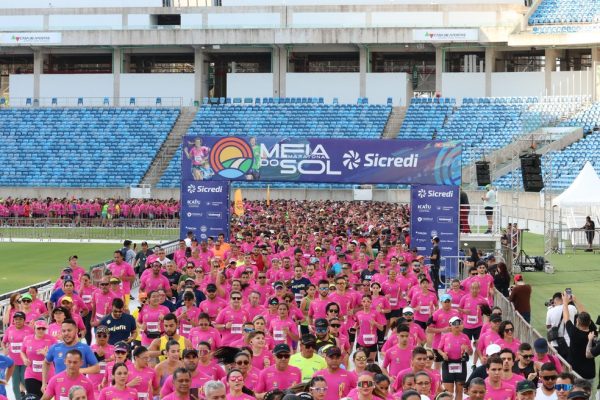 Meia Maratona do Sol seguirá com largada e chegada no gramado da Arena das Dunas em 2025 — Foto: Divulgação