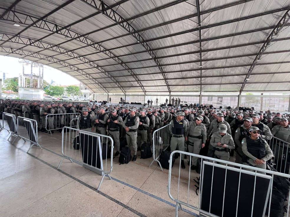 Policiais militares são enviados para reforçar segurança durante as eleições no interior do RN — Foto: Vini Marinho/Inter TV Cabugi